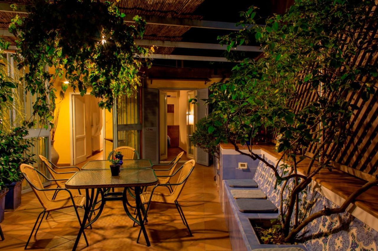 Dimora Dei Giganti Apartment Naples Exterior photo